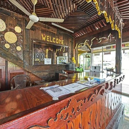 Super Oyo Capital O 90659 Raintown Timbers Hotel Taiping Esterno foto