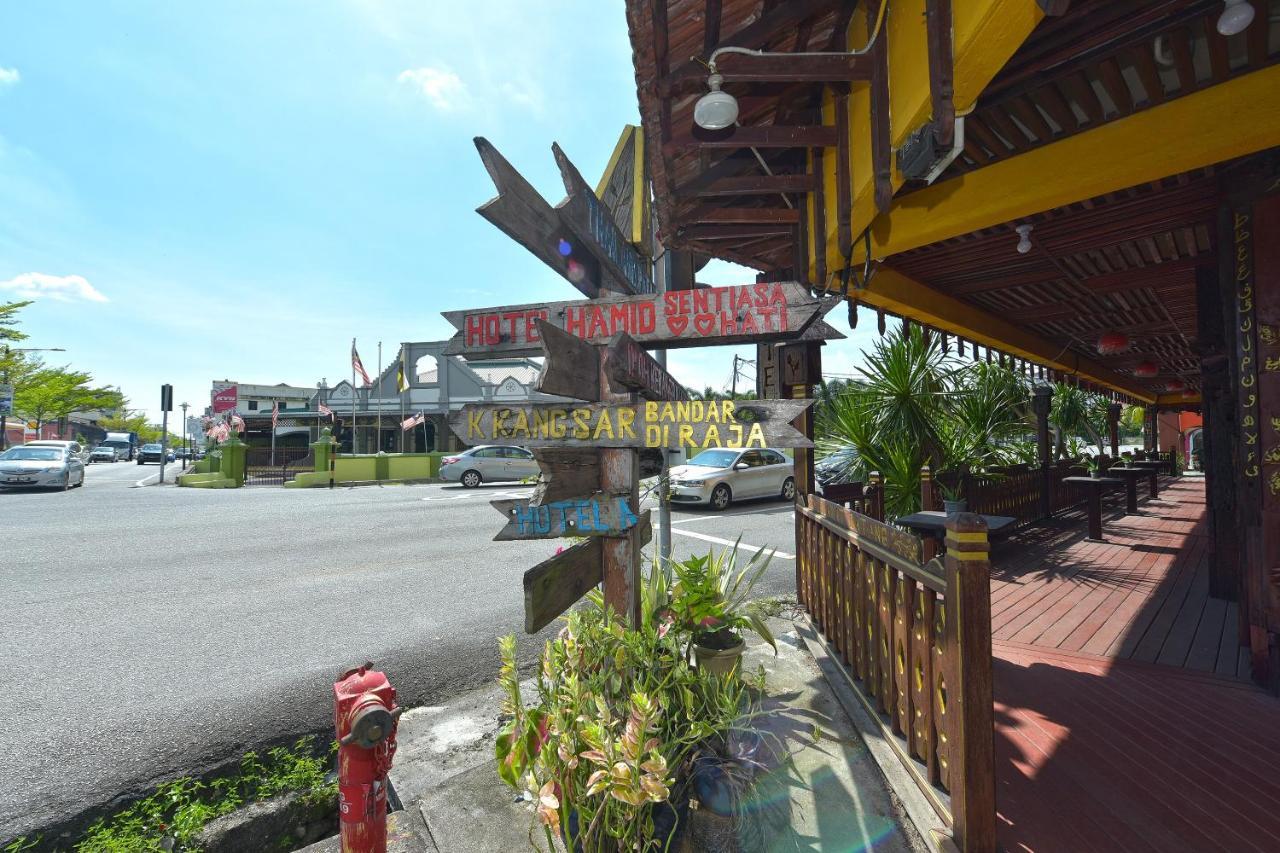 Super Oyo Capital O 90659 Raintown Timbers Hotel Taiping Esterno foto