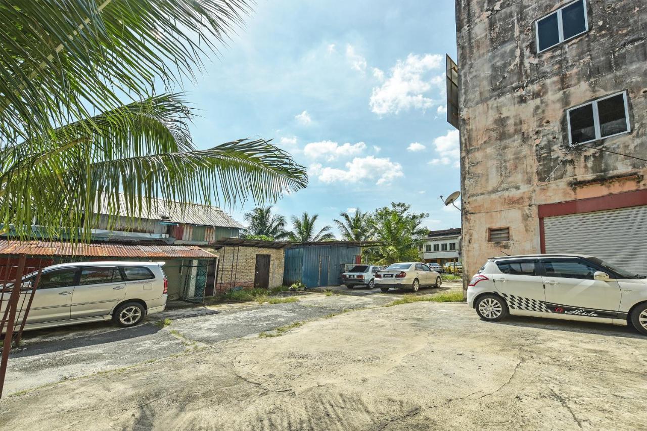 Super Oyo Capital O 90659 Raintown Timbers Hotel Taiping Esterno foto