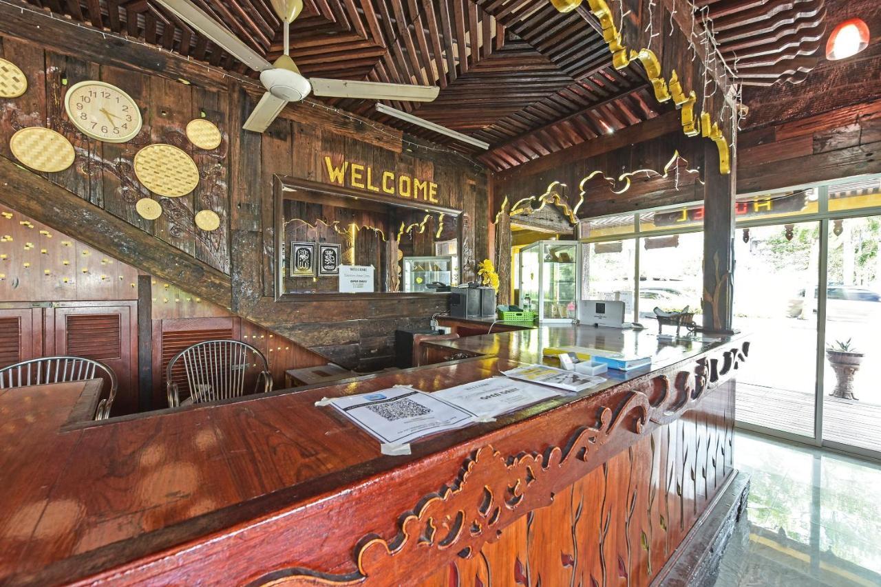 Super Oyo Capital O 90659 Raintown Timbers Hotel Taiping Esterno foto