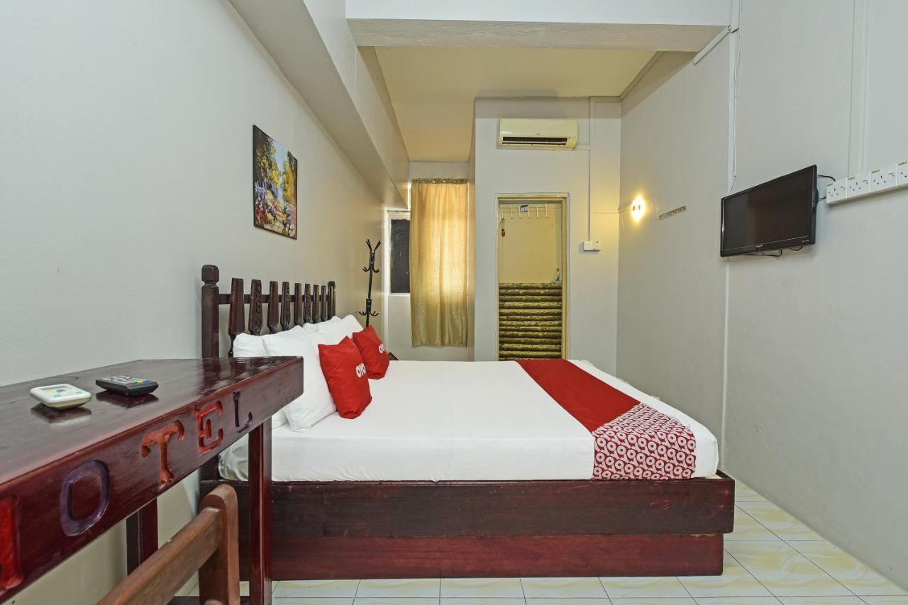 Super Oyo Capital O 90659 Raintown Timbers Hotel Taiping Esterno foto