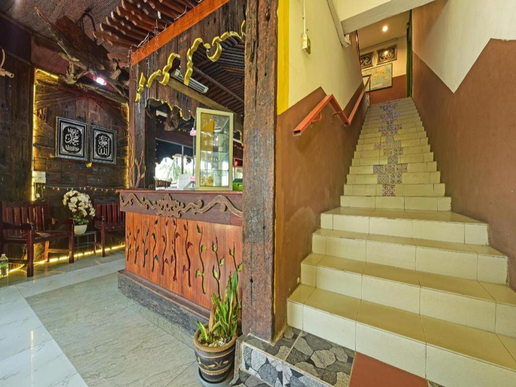Super Oyo Capital O 90659 Raintown Timbers Hotel Taiping Esterno foto