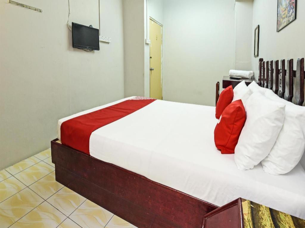 Super Oyo Capital O 90659 Raintown Timbers Hotel Taiping Esterno foto