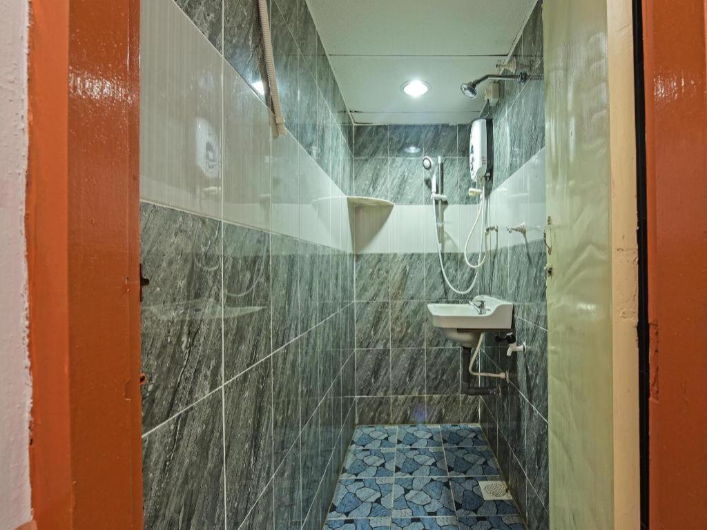 Super Oyo Capital O 90659 Raintown Timbers Hotel Taiping Esterno foto