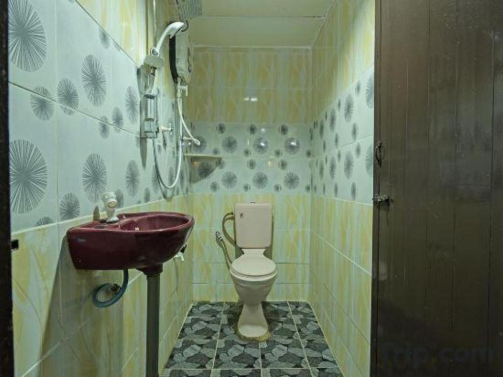 Super Oyo Capital O 90659 Raintown Timbers Hotel Taiping Esterno foto